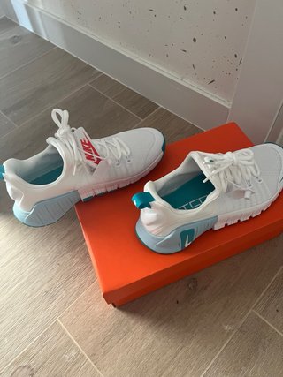 Zapatillas Nike Blancas y Turquesa