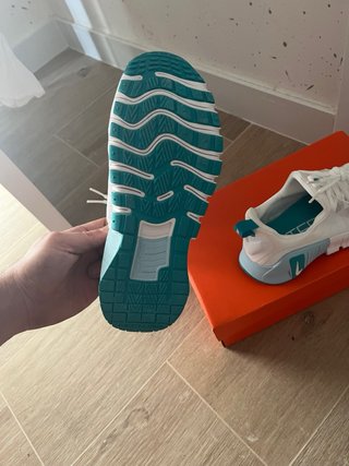 Zapatillas Nike Blancas y Turquesa