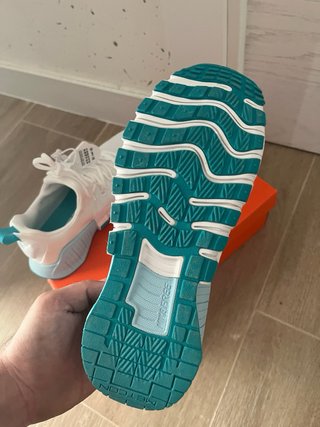 Zapatillas Nike Blancas y Turquesa