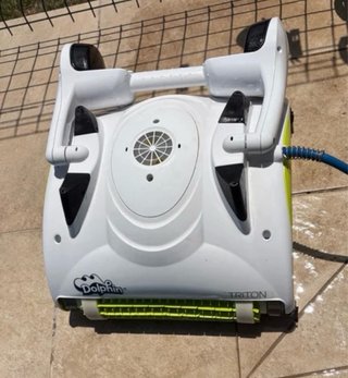 Robot Limpiafondos Dolphin Triton