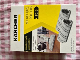 Fregadora aspiradora de suelos  MARCA KARCHER