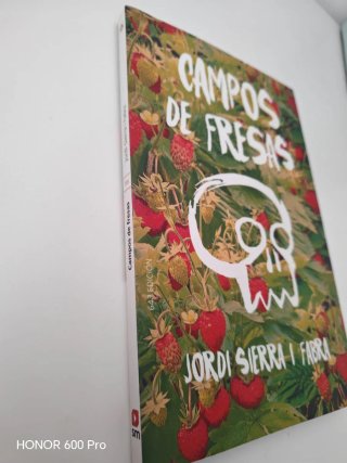 Libro Campos de Fresas