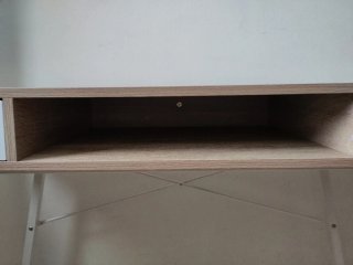 URGE VENTA POR TRASLADO - Mesa de escritorio mader