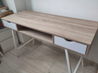 URGE VENTA POR TRASLADO - Mesa de escritorio mader
