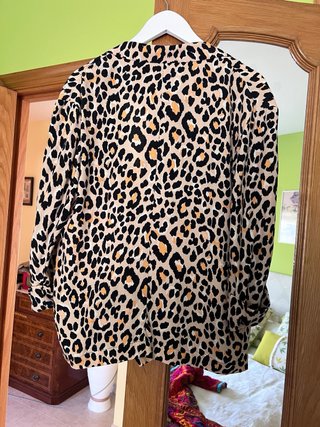 Chaqueta leopardo Bershka