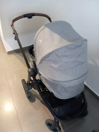 Cochecito bebé gris
