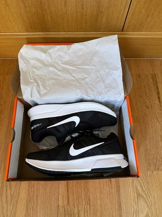 Zapatillas NIKE  RUN SWIFT 2 Negras Blancas