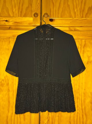 Blusa Zara Woman negra de encaje de mujer