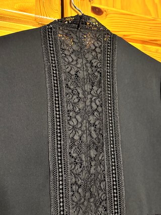 Blusa Zara Woman negra de encaje de mujer