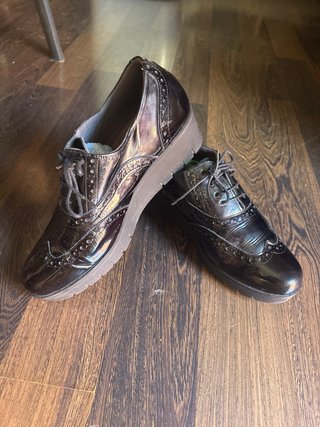 Zapatos de piel bicolor para pies delicados