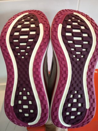 Nike Vomero Plus Talla 42 Morado