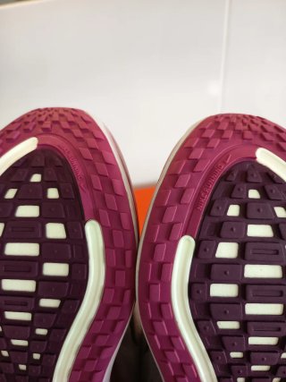 Nike Vomero Plus Talla 42 Morado