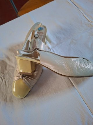 K. Jacques Sandalias Beige/ Talla 39