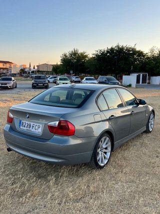 BMW E90 318i NACIONAL MANUAL