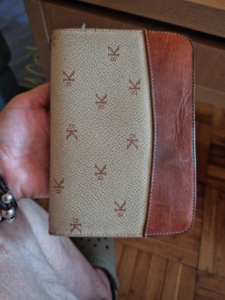 Billetera Beige y Marrón con Logo BK