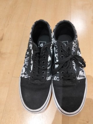 Zapatillas Vans Negras con Estampado