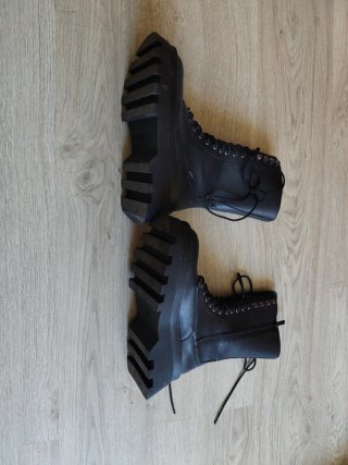 Botas caña larga T39 cordones y cremallera