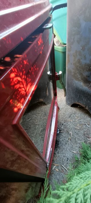 Estufa de leña Invicta Roja