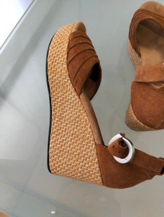 Sandalias UGG Marrones Cuña