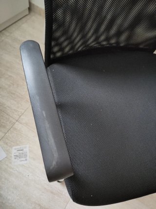 URGE VENTA POR TRASLADO - Silla de oficina negra