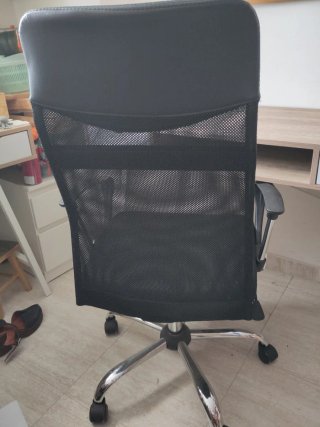 URGE VENTA POR TRASLADO - Silla de oficina negra