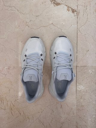 Zapatillas On Running Grises/Blancas