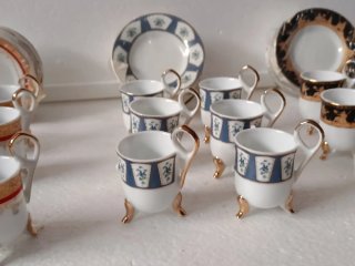 Servizio mini tazzine 2 euro al pezzo.