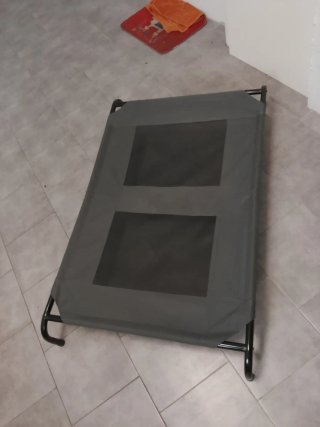 Cama para perro elevada gris