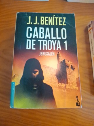 4 Libros de Bolsillo: Thriller, Misterio y Clásico