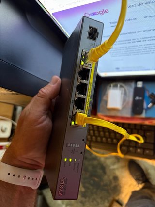 Switch Zyxel GS1350-6HP Gestionable