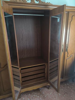 Muebles de habitación madera y mármol