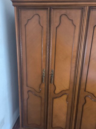 Muebles de habitación madera y mármol