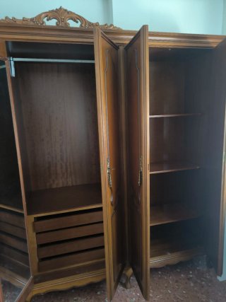 Muebles de habitación madera y mármol