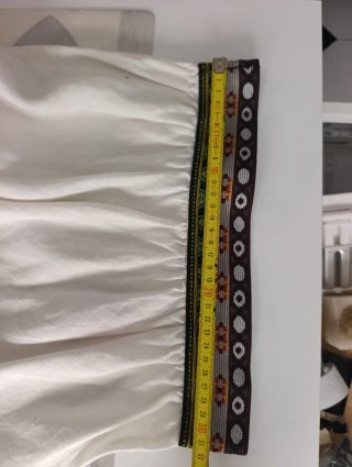 Falda blanca con bordado étnico T-M