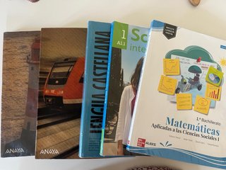 Libros texto 1 Bachillerato Sociales Portaceli