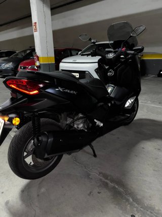 Yamaha XMAX 300 Tech MAX Negra
