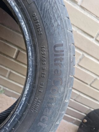 Lote 2 Neumáticos Continental 165/65 R15 81T