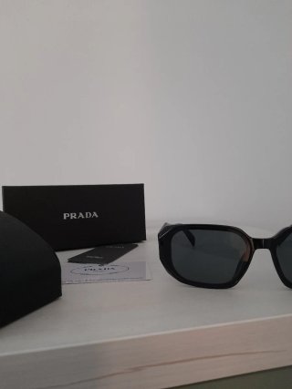 Gafas de sol Prada Negras