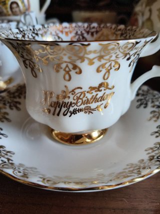 Tazza da tè Happy Birthday Royal Albert