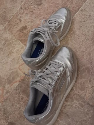 Reebok Piel Casual Plateado