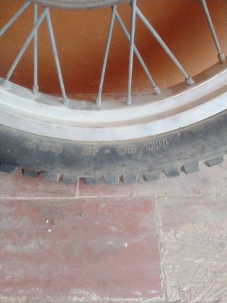 Rueda de moto de cross con disco