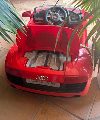Coche de batería Audi R8 Spyder Rojo