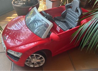 Coche de batería Audi R8 Spyder Rojo