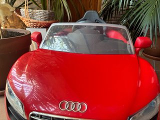 Coche de batería Audi R8 Spyder Rojo