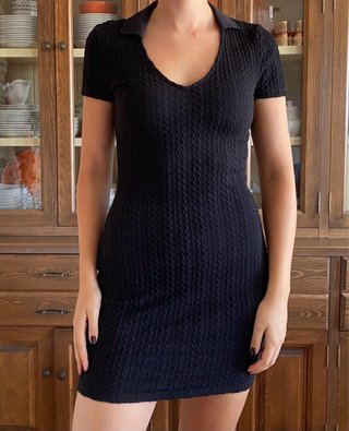 Vestido negro corto de punto
