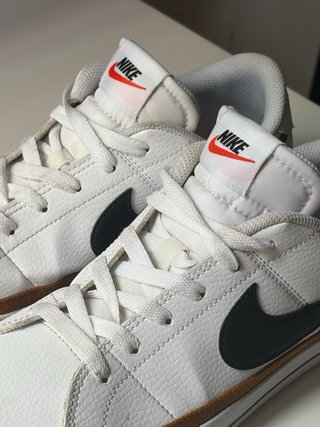 Nike Court Royale Blancas Marrones