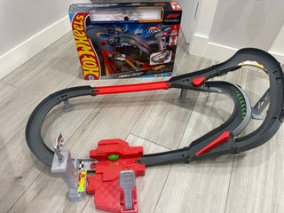 Pista Hot Wheels Fórmula 1 Incluye los coches (2)