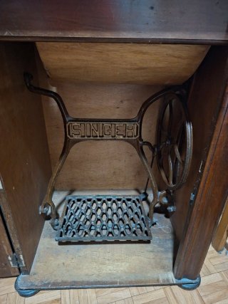 Máquina de coser Singer antigua