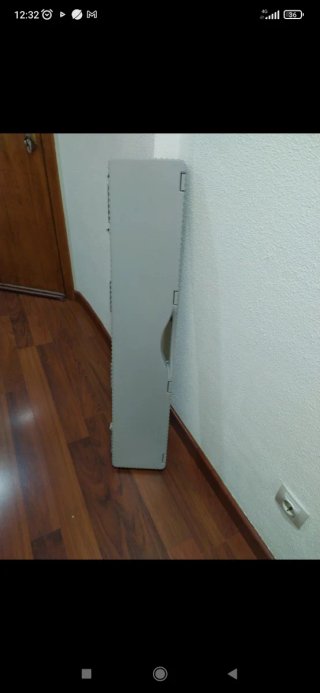 Se vende maletin de platico de la marca benelli
