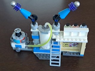LEGO Hidden Side 70418 - Laboratorio Fantasma